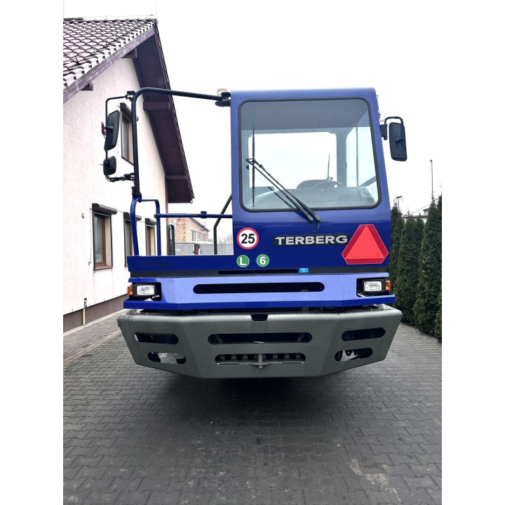 Ciągnik terminalowy Terberg BC182 2018