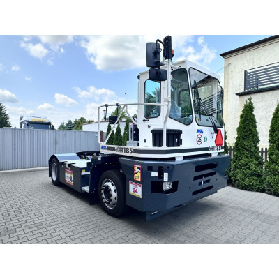 Ciągnik terminalowy MOL...