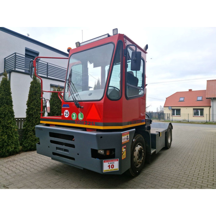 Ciągnik terminalowy MOL YM180 2012