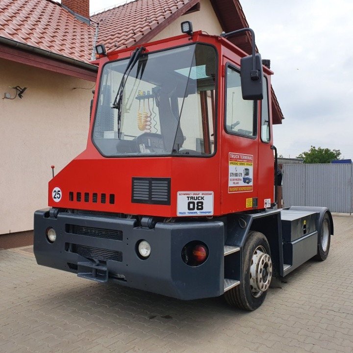Ciągnik terminalowy Kalmar TTX 618