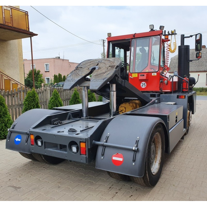 Ciągnik terminalowy Kalmar TTX 618