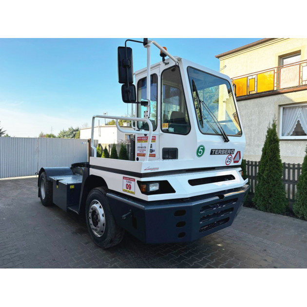 Ciągnik terminalowy Terberg YT 2009