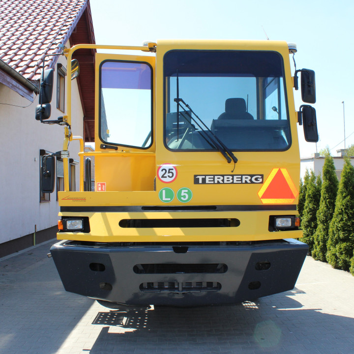 Ciągnik terminalowy Terberg BC182 2014