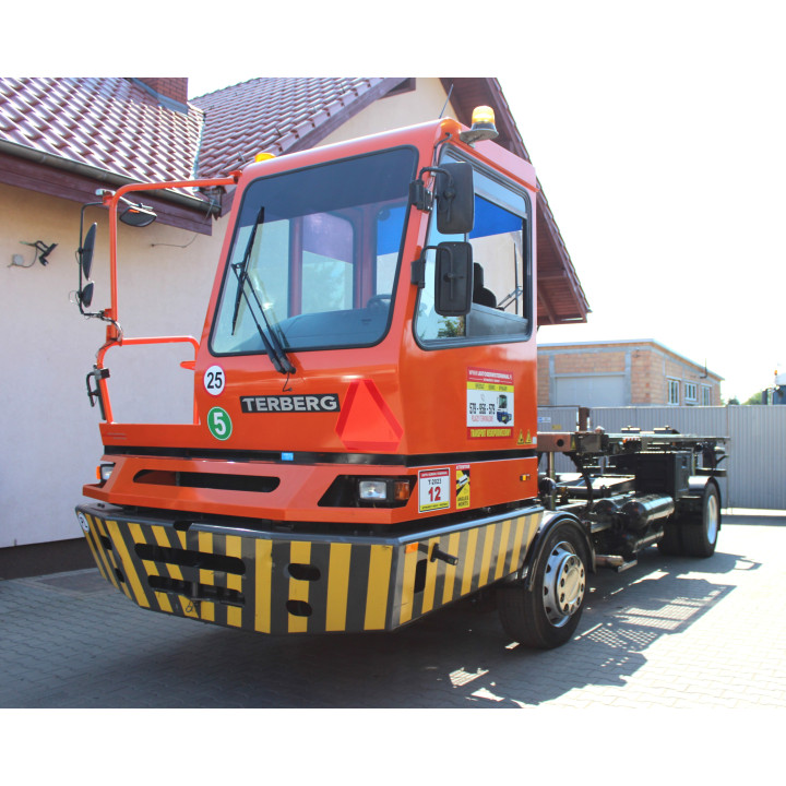 Ciągnik terminalowy Terberg BC182+ 2015