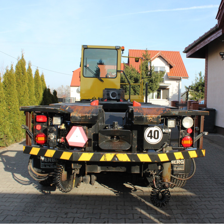 Ciągnik terminalowy Terberg BC182+ 2011