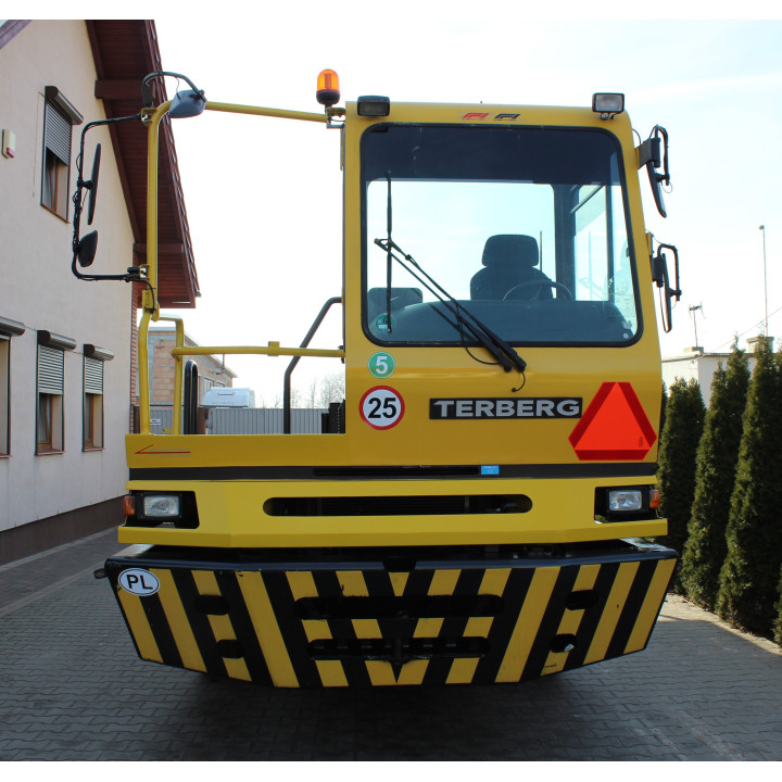 Ciągnik terminalowy Terberg BC182+ 2011