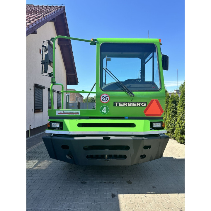 Ciągnik terminalowy Terberg BC 182+ 13'
