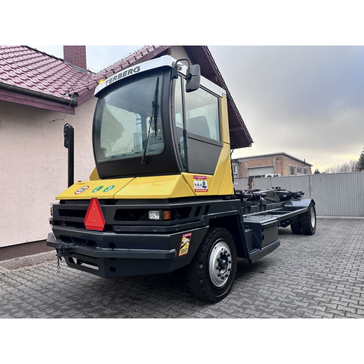 Ciężarówka hakowiec Terberg TT182